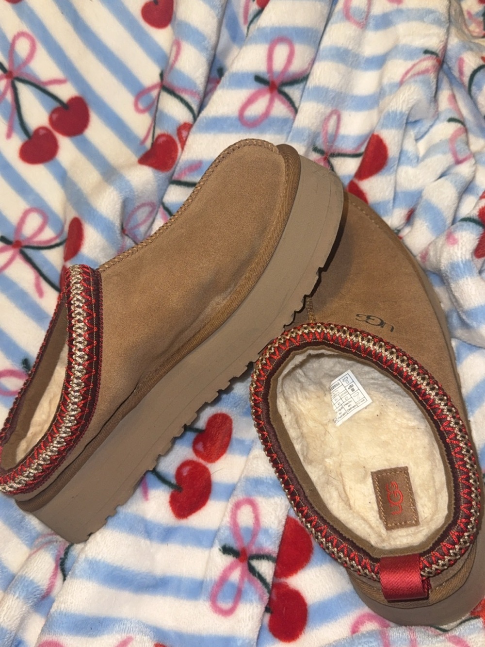 UGG Women's Chestnut/Tan Suede Cozy Slip-On Slippers with Red Trim. - Picture 2 of 3